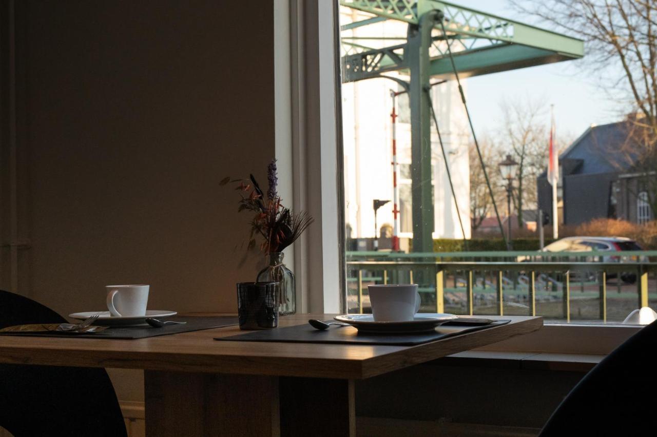 Yep! Slapen Bij De Sluis Bed & Breakfast Blokzijl Luaran gambar