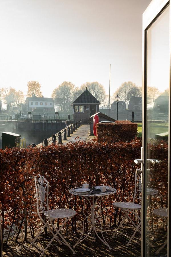 Yep! Slapen Bij De Sluis Bed & Breakfast Blokzijl Luaran gambar
